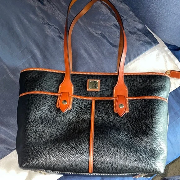Dooney and Bourke Pebble Grain Black Double Pocket tote - Picture 3 of 10